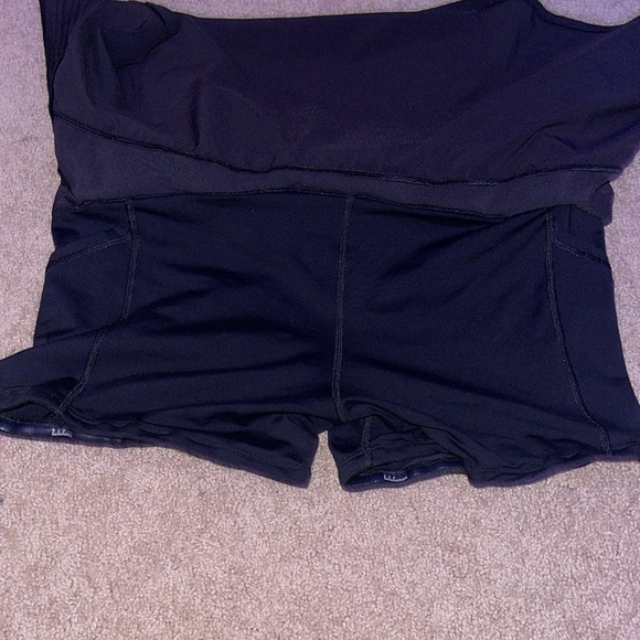 Black lululemon skort - Picture 6 of 7